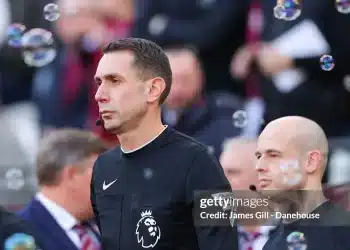 Sự nghiệp của trọng tài Coote ở Premier League khép lại