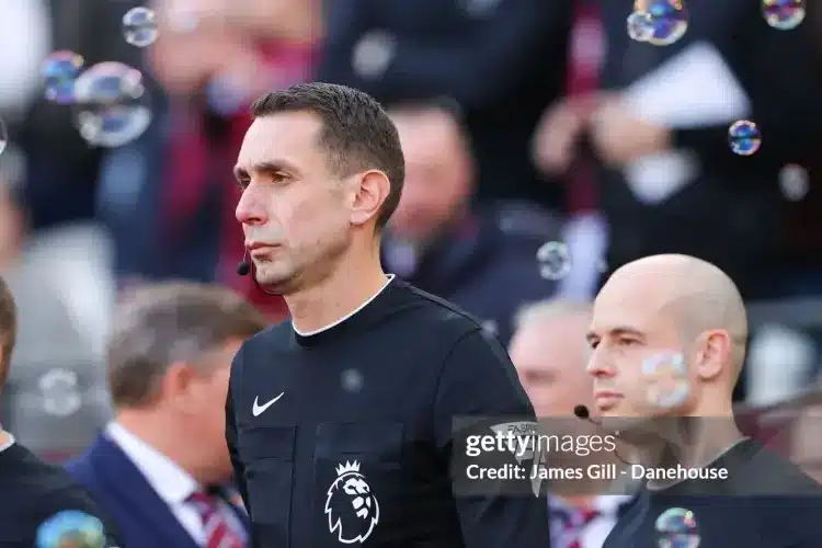 Sự nghiệp của trọng tài Coote ở Premier League khép lại