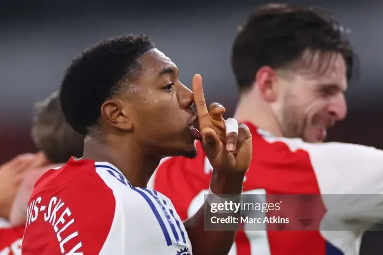 Trận Arsenal - Tottenham đi vào lịch sử Ngoại hạng Anh