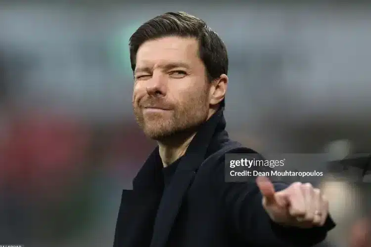 Xabi Alonso đắt hàng