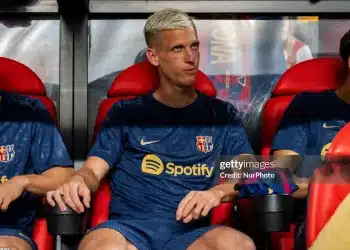 Olmo phản ứng gay gắt với chủ tịch Barcelona