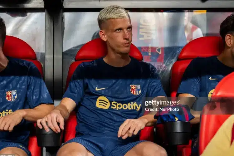 Olmo phản ứng gay gắt với chủ tịch Barcelona