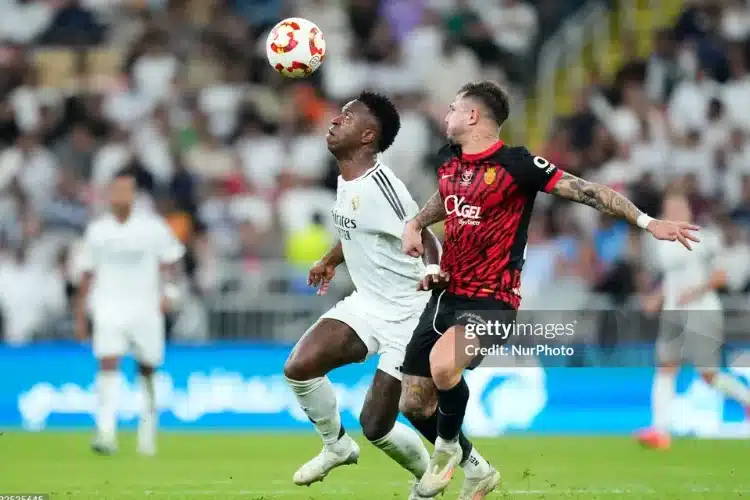 Tranh cãi nảy lửa trong chiến thắng của Real Madrid