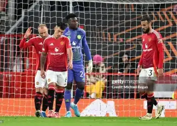 Manchester United phòng ngự tình huống cố định quá kém
