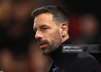 Van Nistelrooy bị phản ứng dữ dội