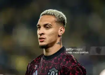 Manchester United trả giá đắt vì Antony