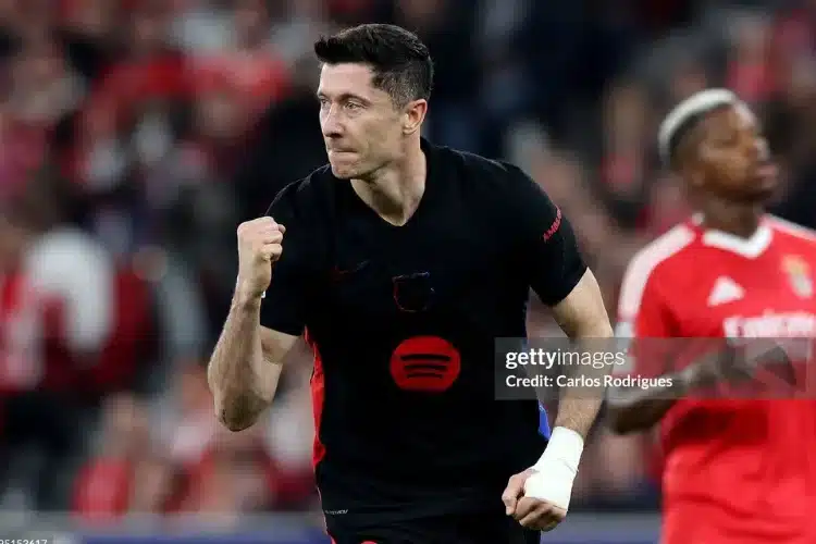 Barcelona bội thu nhờ đi tiếp ở Champions League