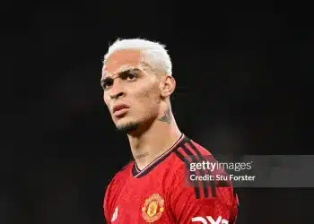 Antony coi như rời MU