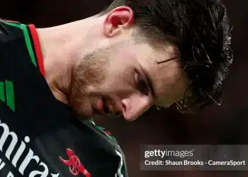 Arsenal cứ đá thế này đừng mơ vô địch