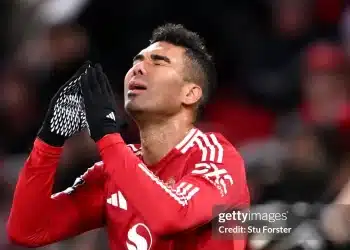 Casemiro được khuyên rời MU
