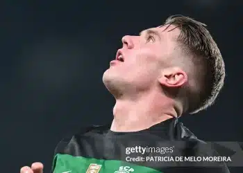 Thương vụ cứu rỗi mùa giải cho MU