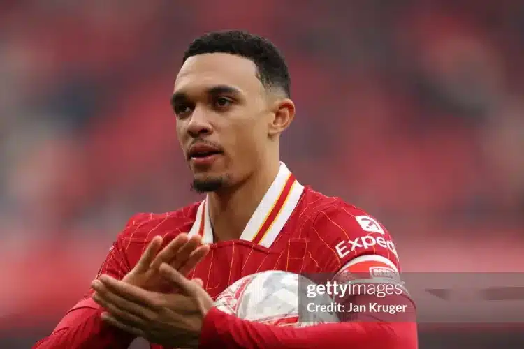 Real khiến Liverpool 'đứng ngồi không yên'