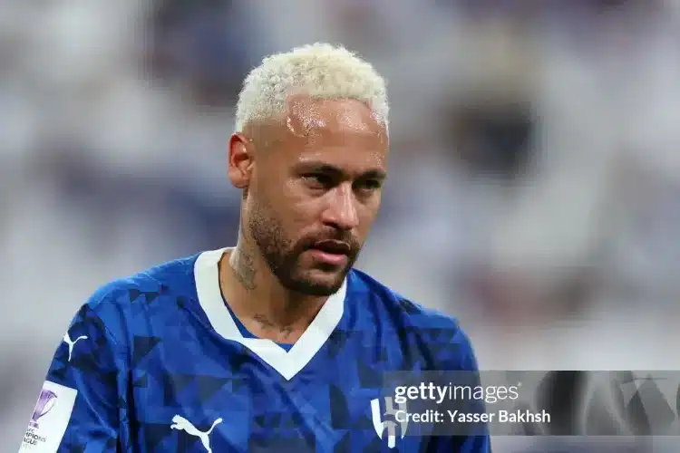 Neymar trượt dài trong nỗi thất vọng