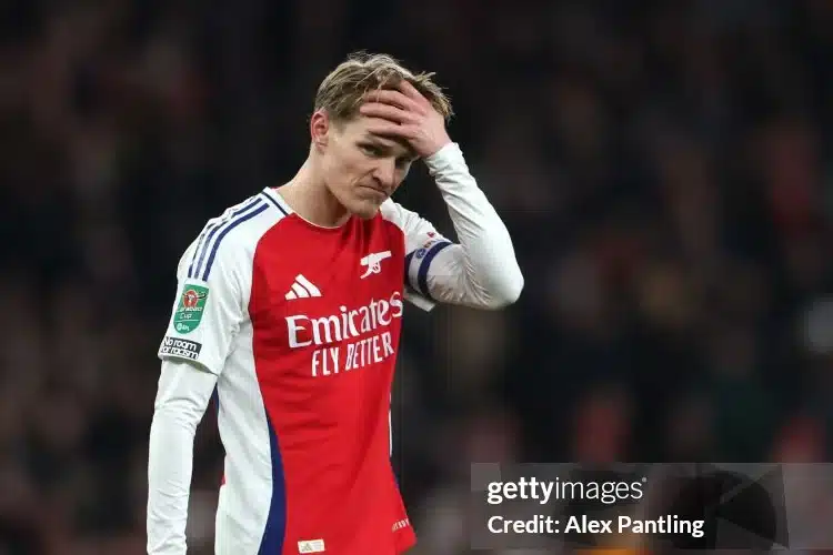 Arsenal cần làm gì để vượt qua khó khăn?