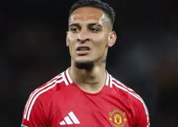 Antony trên bờ vực rời Old Trafford