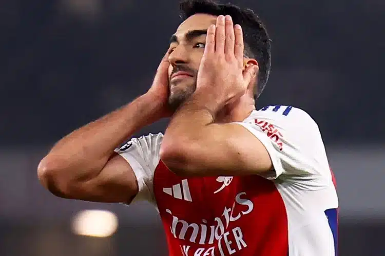 Arsenal hòa đáng tiếc, cơ hội vô địch Premier League ngày càng xa vời