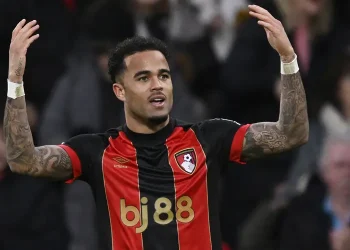 Bournemouth thăng hoa, vùi dập Nottingham 5 bàn không gỡ