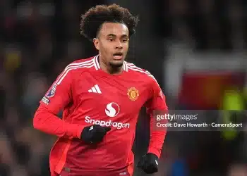 Bruno Fernandes lên tiếng bảo vệ Zirkzee