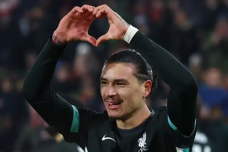 Arsenal hòa đáng tiếc, cơ hội vô địch Premier League ngày càng xa vời