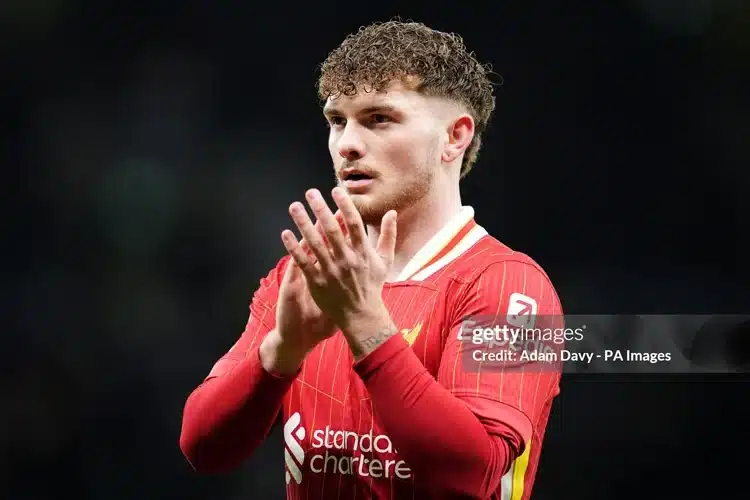 Liverpool ra giá bán Harvery Elliott