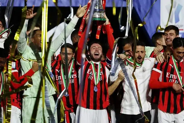 AC Milan lội ngược dòng ngoạn mục trước Inter, lên ngôi vô địch Siêu cúp