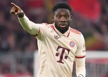 Real Madrid bất lực nhìn Davies gia hạn với Bayern Munich