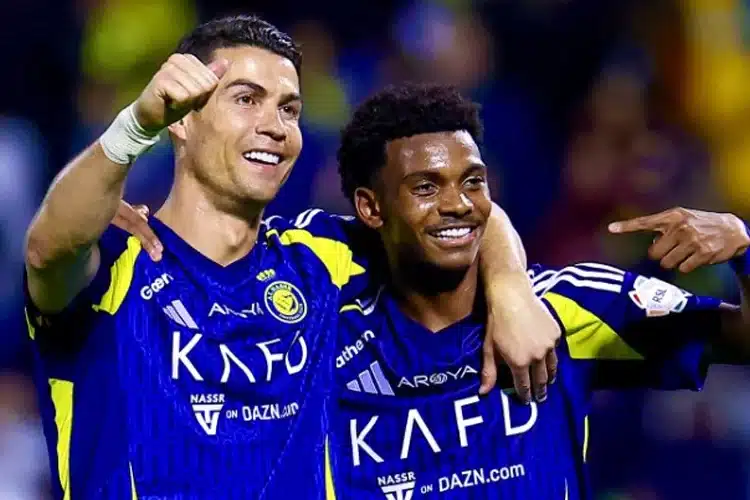 Ronaldo thăng hoa trước sinh nhật thứ 40