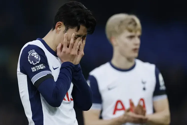 Tottenham vỡ vụn trước Everton