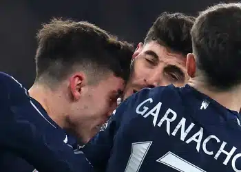 Tiền vệ số một của MU đối mặt án phạt nguội