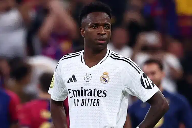 Vinicius ‘cay cú’ chê bai Barcelona sau trận thua đậm