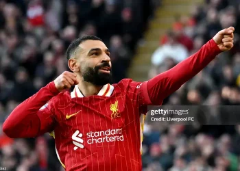 Liverpool đại thắng, giúp Wolves trụ ở khu vực an toàn