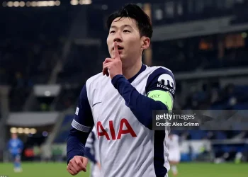 Son Heung-min tỏa sáng, Tottenham vươn lên thứ 6