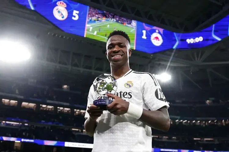 Vinicius đã vượt mốc 100 bàn thắng Real Madrid, chỉ kém Ronaldo 3 bàn