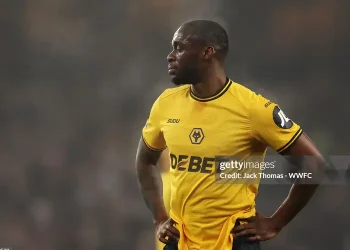 Wolves có lại hòn đá tảng ở hàng phòng ngự để chống Arsenal