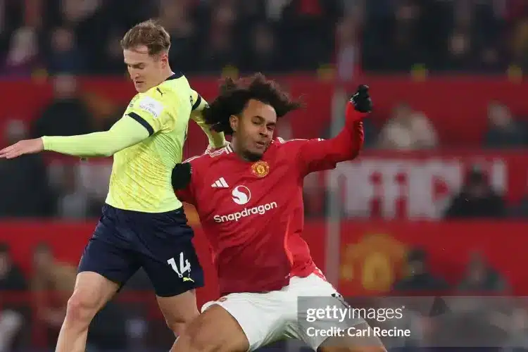 Tình thế đảo ngược với Zirkzee ở MU