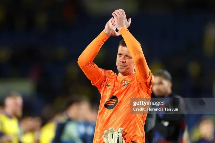 Barcelona đã đúng về Szczesny