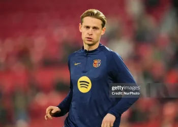 De Jong bất ngờ muốn gia hạn với Barcelona