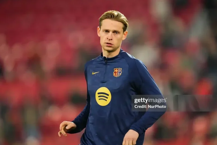 De Jong bất ngờ muốn gia hạn với Barcelona