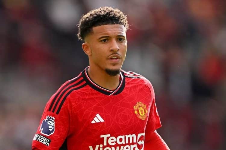 Jadon Sancho quay về MU