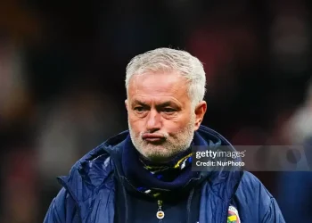 Mourinho sẵn sàng phản công với Galatasaray