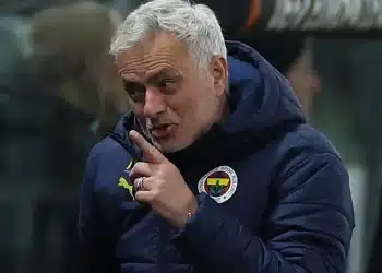 Giải Thổ Nhĩ Kỳ xuống nước với Mourinho