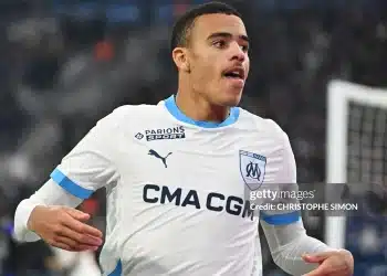 Greenwood sánh vai huyền thoại Drogba