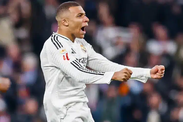Mbappe chạm cột mốc lịch sử
