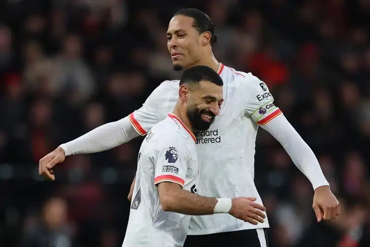 Cuộc đua vô địch Ngoại hạng Anh nóng bỏng: Siêu máy tính chốt ngôi vương