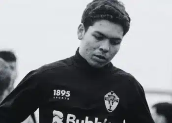 Cầu thủ trẻ Vini đột tử ở tuổi 19