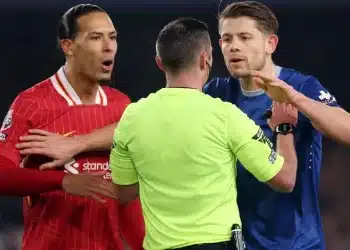 Van Dijk chỉ trích trọng tài thậm tệ