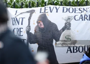 CĐV Tottenham sẽ biểu tình trong trận tiếp Manchester United