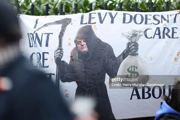 CĐV Tottenham sẽ biểu tình trong trận tiếp Manchester United