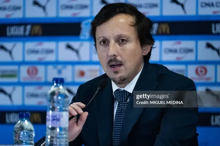 Chủ tịch Marseille bị phạt đến hết mùa giải