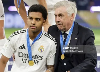 HLV Ancelotti giải thích việc đảo cánh đối với Rodrygo sau giờ nghỉ